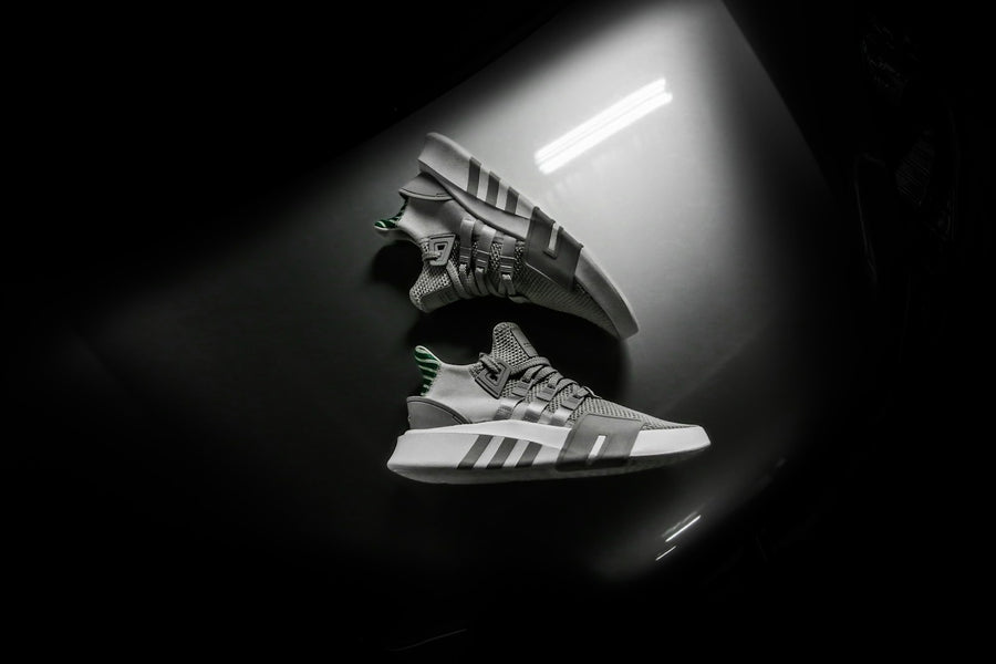 Nike Air Max Plus - Black / White